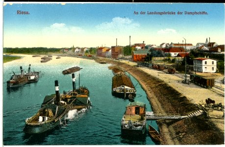 11648-Riesa-1910-Landungsbrücke mit Schleppern und Lastkähnen-Brück & Sohn Kunstverlag