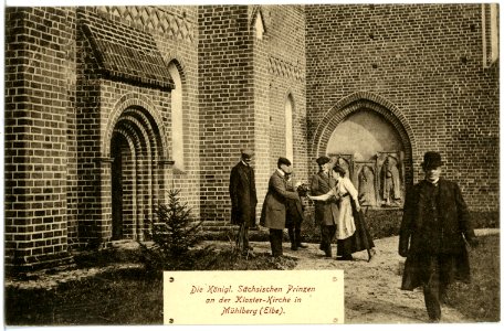 19630-Mühlberg-1915-Die Königlich Sächsischen Prinzen an der Klosterkirche-Brück & Sohn Kunstverlag