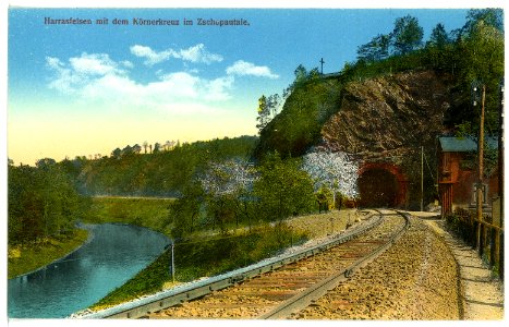 15921-Lichtenwalde-1913-Harrasfelsen mit Körnerkreuz-Brück & Sohn Kunstverlag