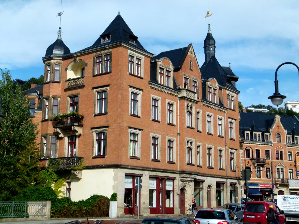 Wohnhaus Körnerplatz 8 in Loschwitz 1