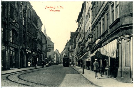 18004-Freiberg-1914-Weingasse mit Straßenbahn-Brück & Sohn Kunstverlag