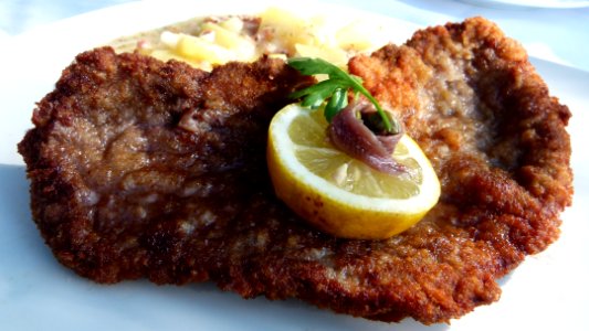 Wiener Schnitzel mit Sardelle in Dresden