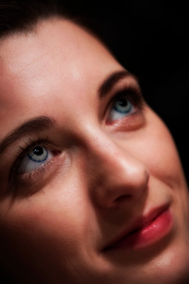 Contact lenses face eyelashes
