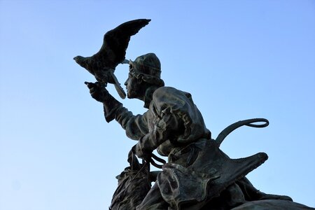 France bird sculpture