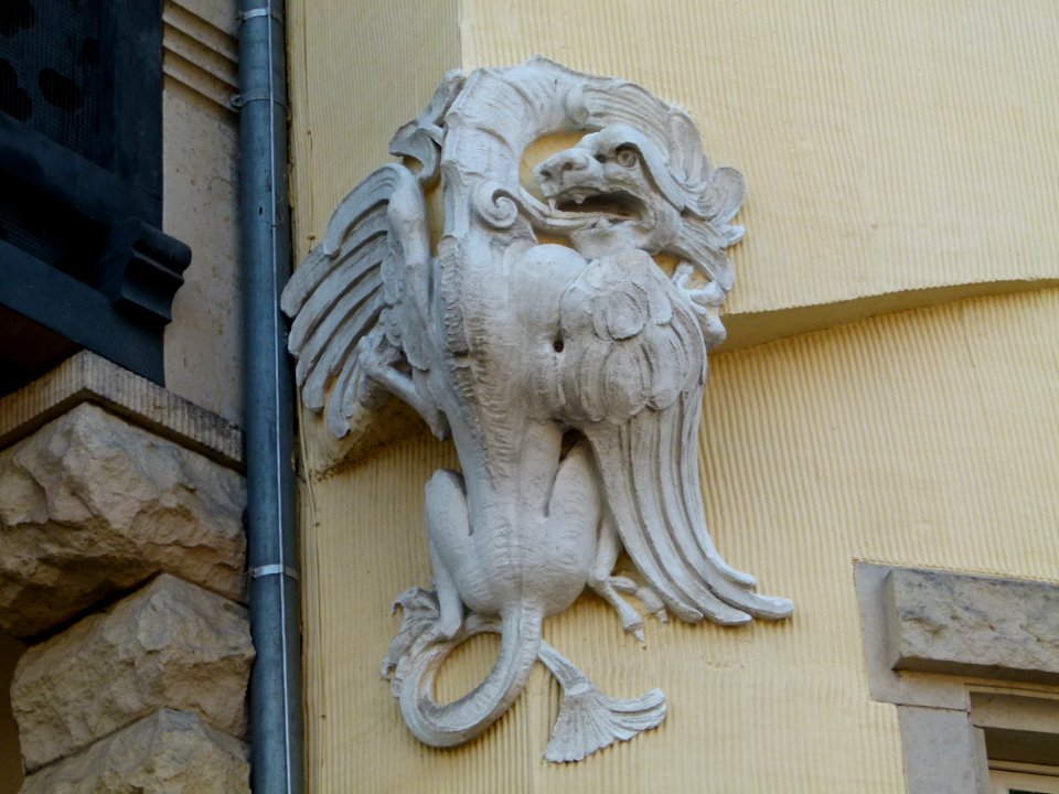 Drachen Julius-Otto-Straße 10 Strehlen