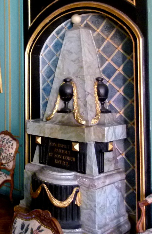 Cénotaphe du cœur de Voltaire - Château de Voltaire - Ferney-Voltaire
