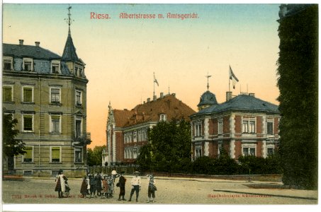 07934-Riesa-1906-Albertstraße mit Amtsgericht-Brück & Sohn Kunstverlag