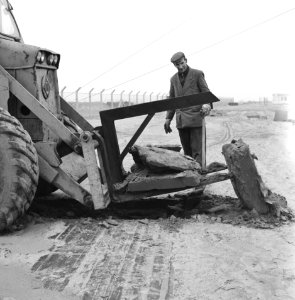 Recreatieterreinen, vliegvelden ed, cementfabrieken, cementwerkzaamheden, arbe, Bestanddeelnr 163-1156