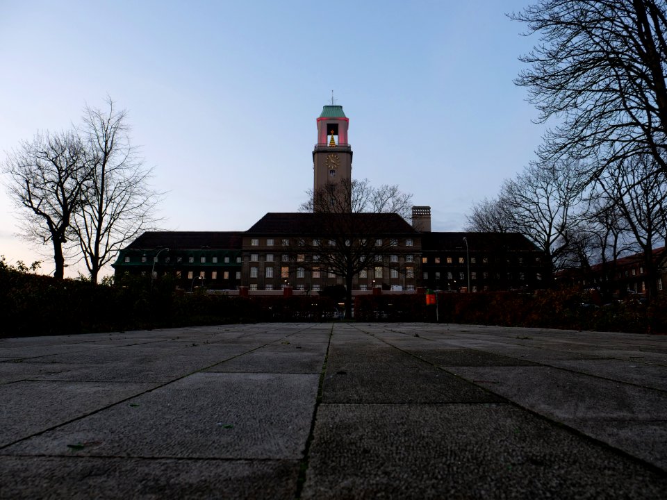 Rathaus Spandau from Stabholzgarten 02