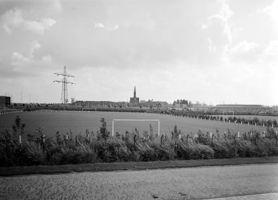 Recreatieterreinen, vliegvelden, sportparken, Bestanddeelnr 250-8220