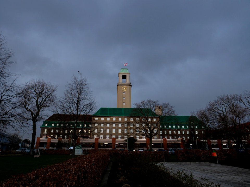 Rathaus Spandau from Stabholzgarten 04