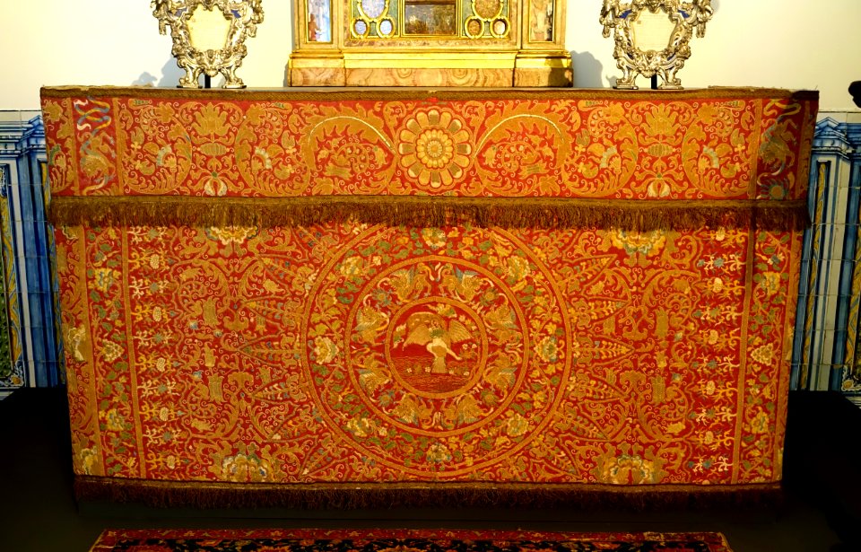 Rape of Ganymede by Zeus, altar frontal, Chinese - Museu Nacional de Machado de Castro - Coimbra, Portugal - DSC00229