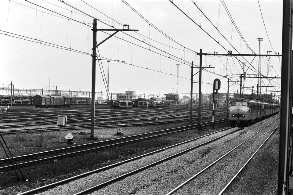 Rangeerterrein Watergraafsmeer Amsterdam (links), Bestanddeelnr 932-2482