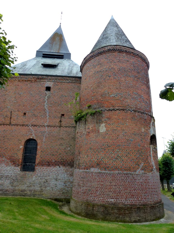 Rocquigny (Ardennes) église, tour droite