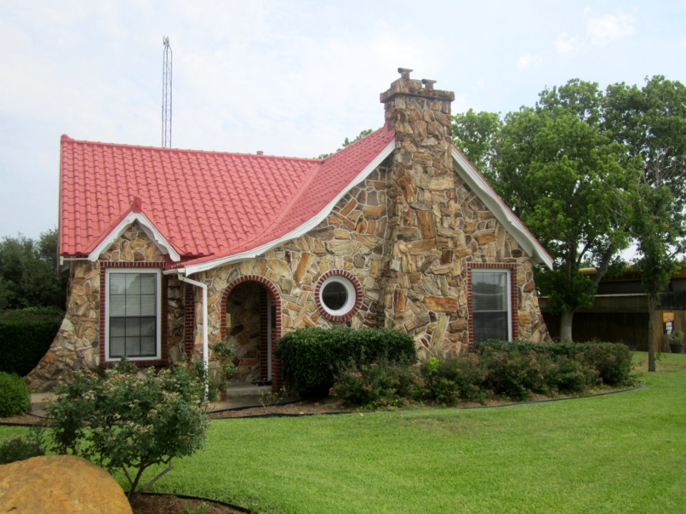 Rockdale, TX, Chamber of Commerce office IMG 2243