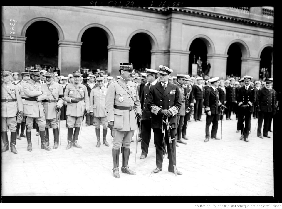 Réception des marins anglais aux Invalides, amiral Beatty, général Berdoulat
