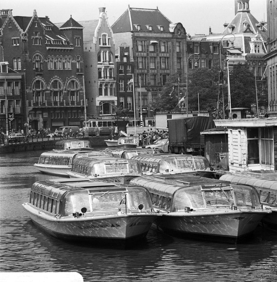 Rondvaartboten in Amsterdam, Bestanddeelnr 926-4275