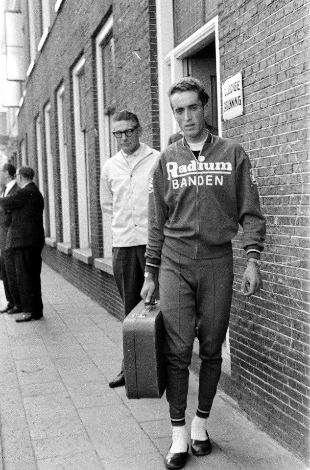 Ronde van Nederland 1960 Finish tweede etappe Heerenveen-Assen, Ab Geldermans d, Bestanddeelnr 911-2418
