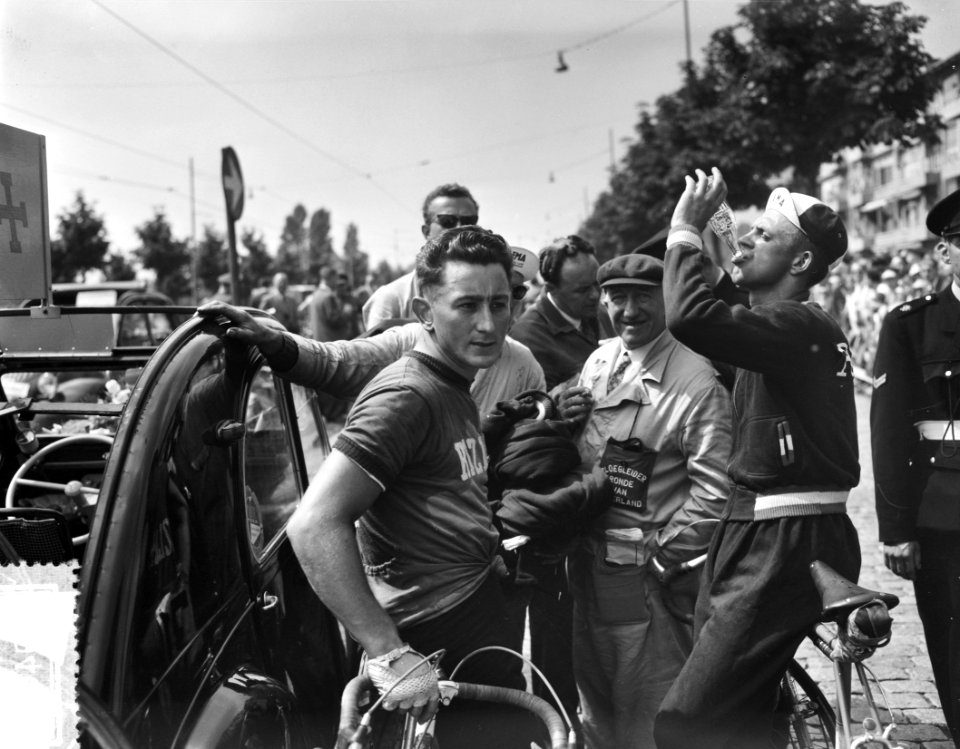 Ronde van Nederland Finish 4e etappe Rotterdam, Bestanddeelnr 907-9400