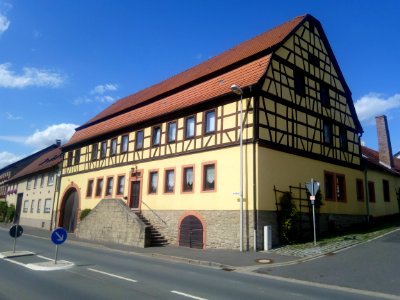 Roßbrunn Postgebäude Kanonenkugeln in Hausfasade photo