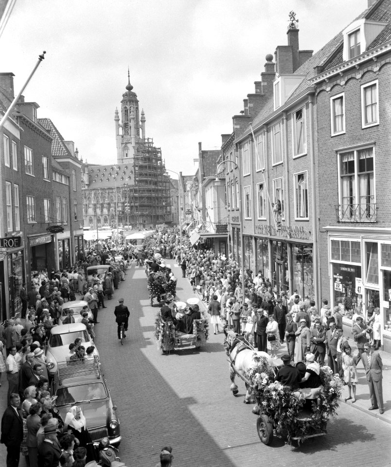 Ringrijderij in Middelburg Overzicht optocht, Bestanddeelnr 912-7525