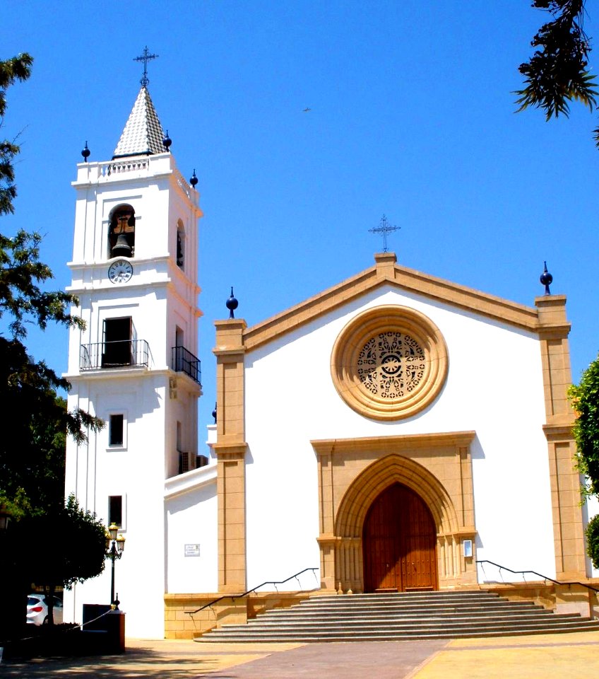 Rincón de la Victoria - La Cala del Moral, Iglesia de Nuestra Señora del Rosario 01