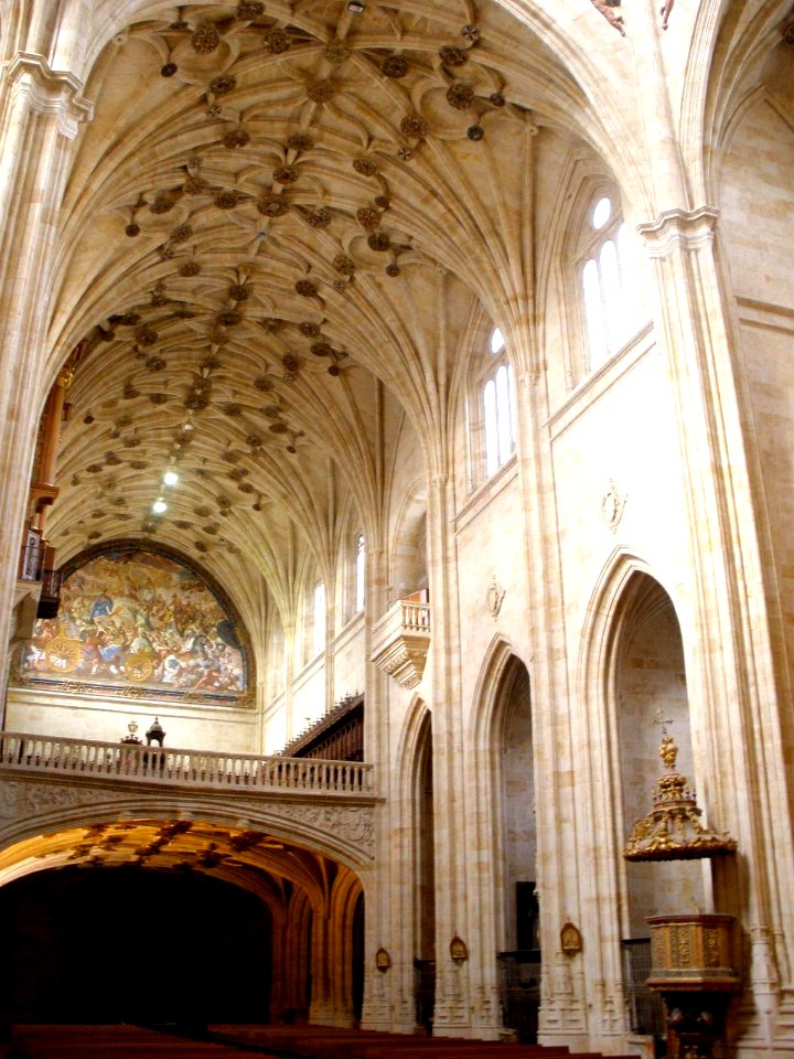 Salamanca - Convento de San Esteban, interior de la iglesia 43