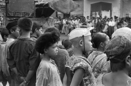 Salatiga. De voorlichting van de bevolking der bevrijde gebieden is op moderne w, Bestanddeelnr 392-1-2