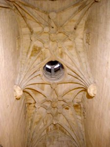 Salamanca - Convento de San Esteban, interior de la iglesia 01