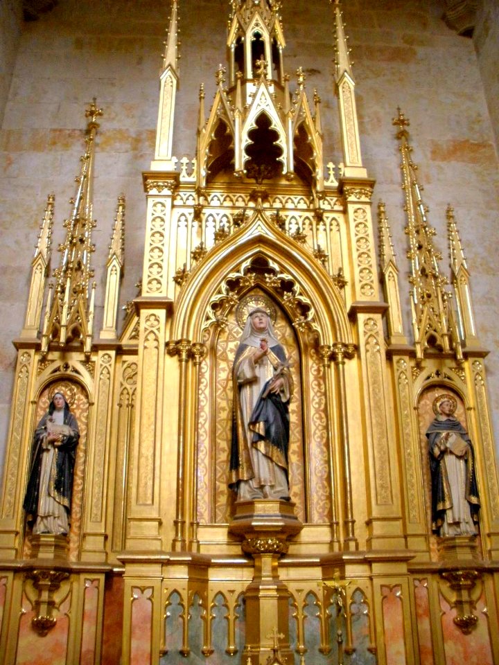 Salamanca - Convento de San Esteban, interior de la iglesia 02