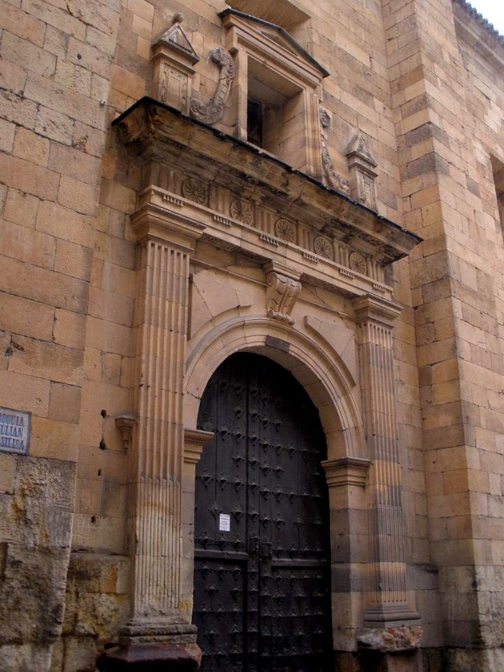 Salamanca - Iglesia de San Julián y Santa Basilisa 02