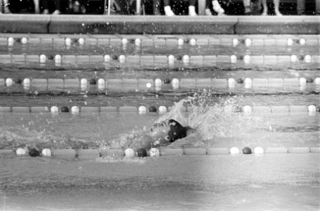 100m rugslag. Karin Muir in actie, Bestanddeelnr 920-4521