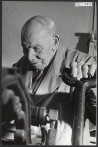 10 mei 1964 zal het 80 jaar geleden zijn, dat Chris Jagers in dienst trad bij ap, Bestanddeelnr 091-0477
