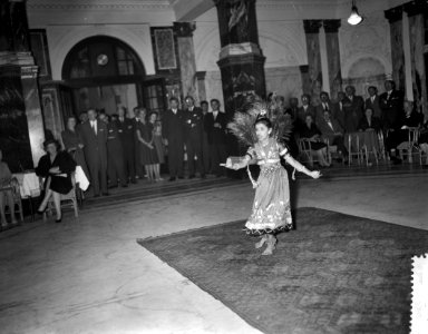 10 jaar Unesco Centrum Nederland , 9-jarige Sathti Kaul danst, Bestanddeelnr 910-7721