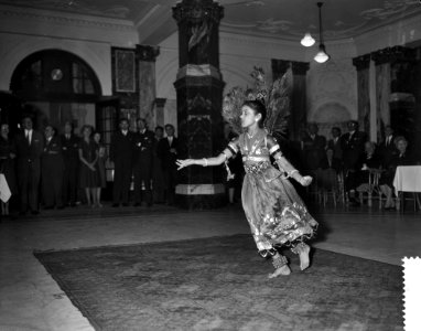 10 jaar Unesco Centrum Nederland , 9-jarige Sathti Kaul danst, Bestanddeelnr 910-7720