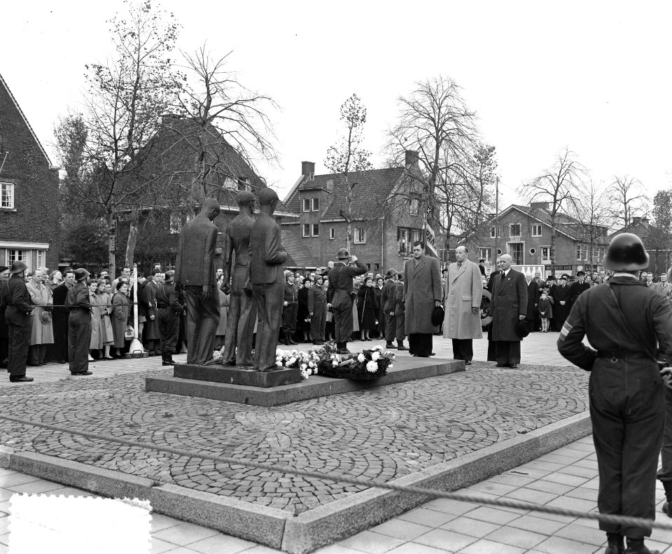10 jaar fusilatie Apollolaan kranslegging, Bestanddeelnr 906-8011
