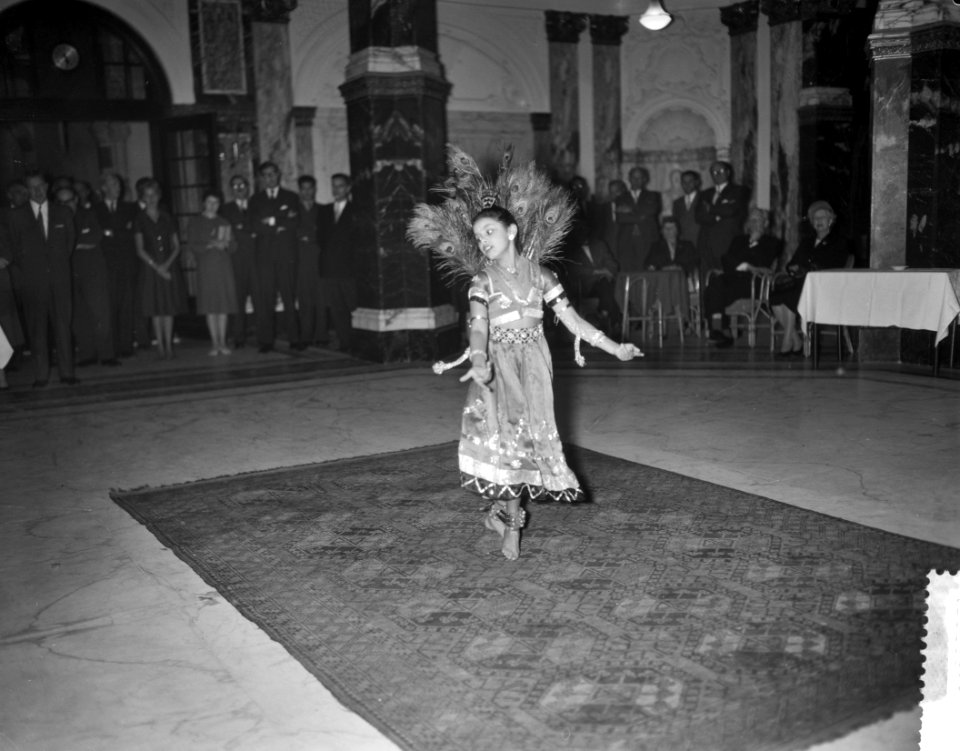 10 jaar Unesco Centrum Nederland , 9-jarige Sathti Kaul danst, Bestanddeelnr 910-7722