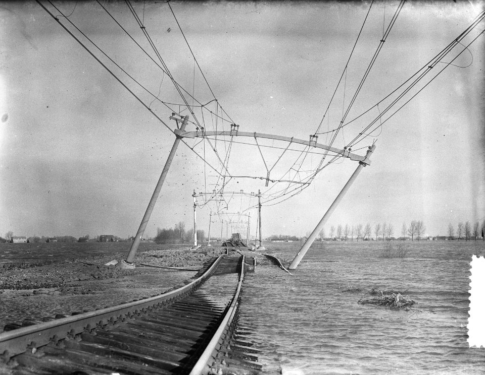 1 rails weg. Oprit Moerdijkbrug, Bestanddeelnr 905-5184
