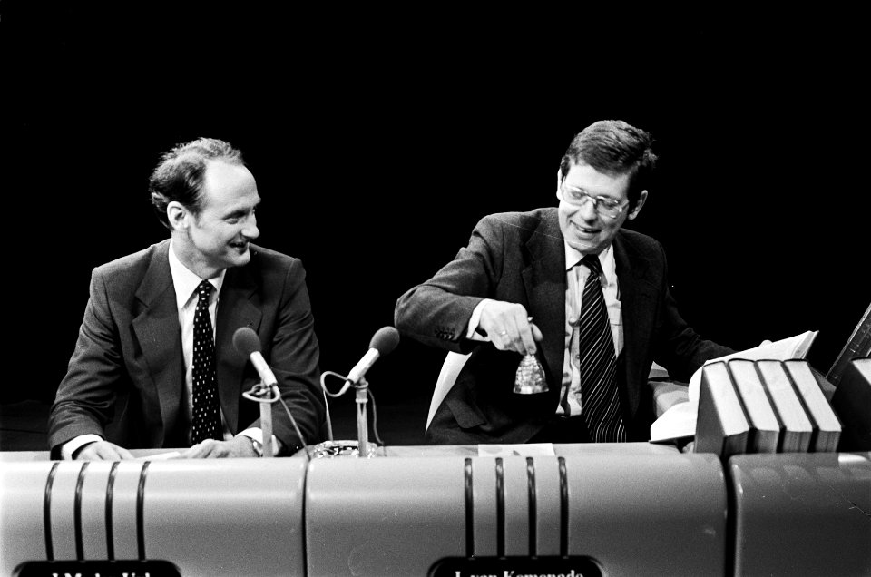 1 mei VARA-tv quiz 2 voor 12 met Den Uyl en Van Kemenade tegen Boersma van Van, Bestanddeelnr 929-6713