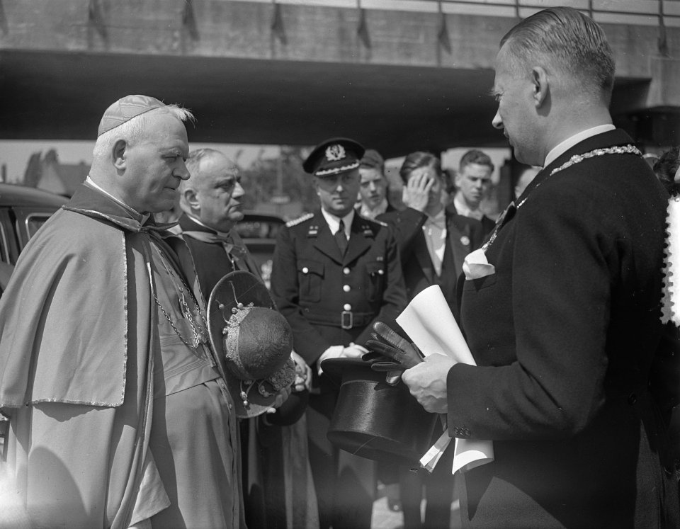100 jaar Kromstaf. Aankomst Kardinaal-legaat de Belgische kardinaal Jozef Van R, Bestanddeelnr 905-7278
