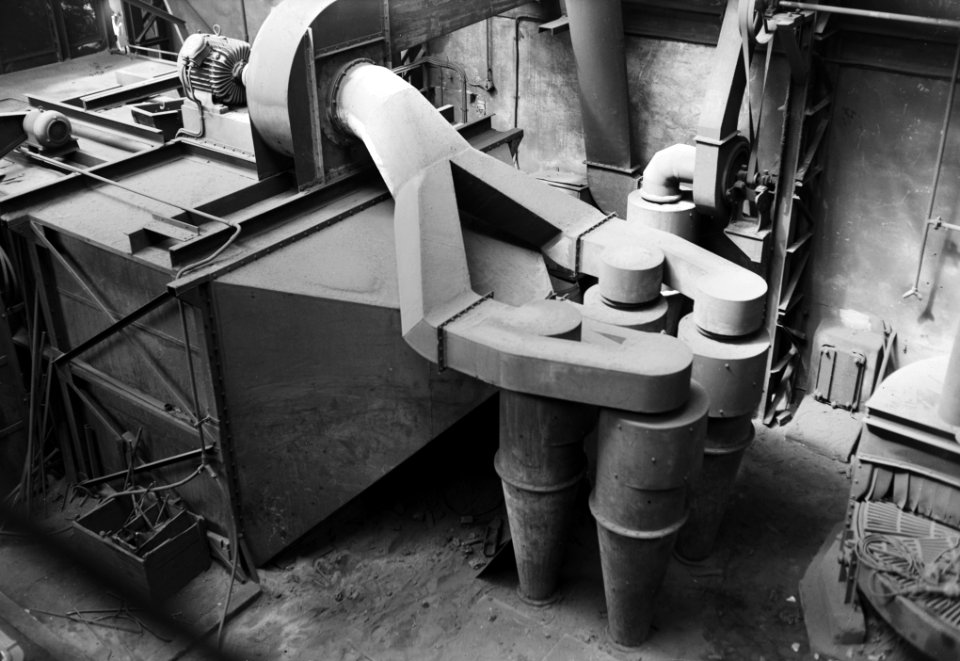 10x15 Zandstraalkabine bij de machinefabriek Reineveld te Delft, Bestanddeelnr 256-1017