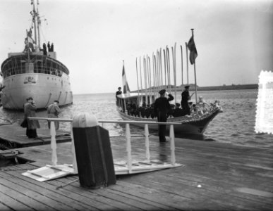 100 jaar KIM Den Helder bezoekdag koningin Juliana. De koningssloep, Bestanddeelnr 906-7892