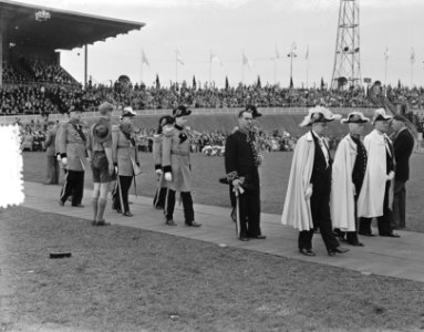 100 jaar Kromstaf. Stadion De Galgewaard. Aankomst hoogwaardigheidsbekleders, Bestanddeelnr 905-7305