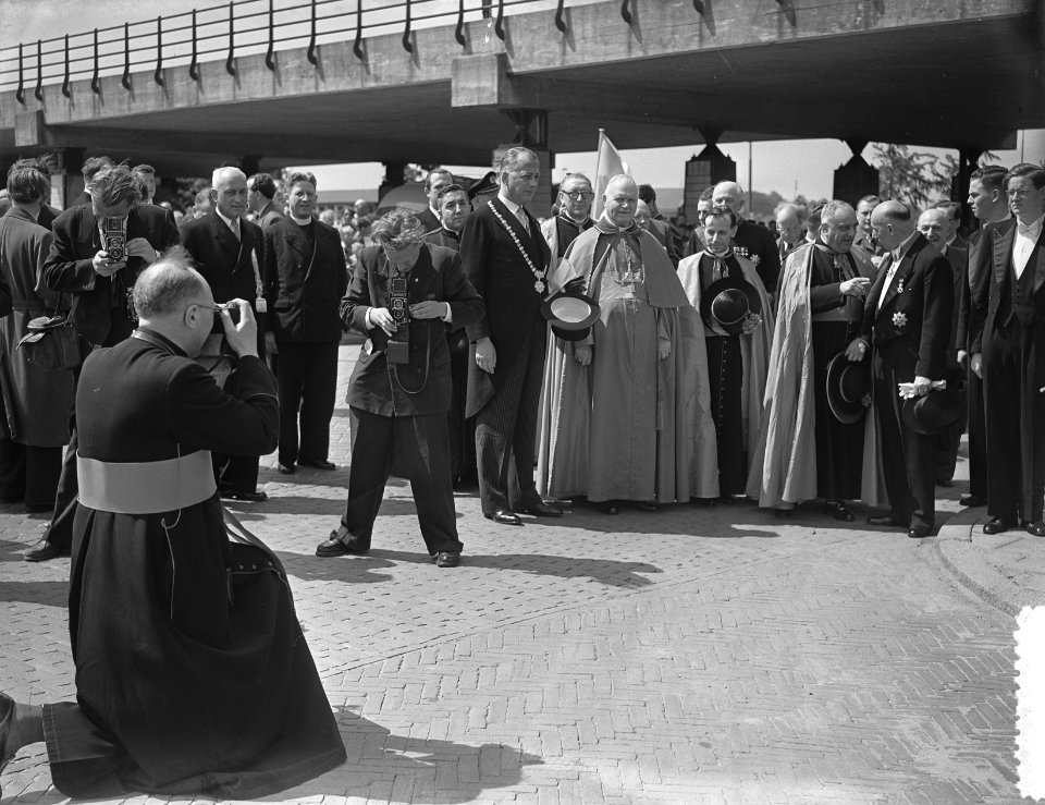 100 jaar Kromstaf. Aankomst Kardinaal-legaat de Belgische kardinaal Jozef Van R, Bestanddeelnr 905-7276