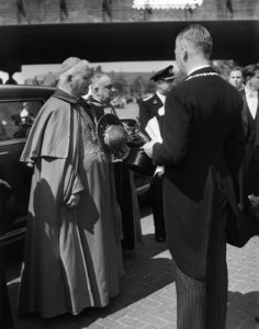 100 jaar Kromstaf. Aankomst Kardinaal-legaat de Belgische kardinaal Jozef Van R, Bestanddeelnr 905-7281