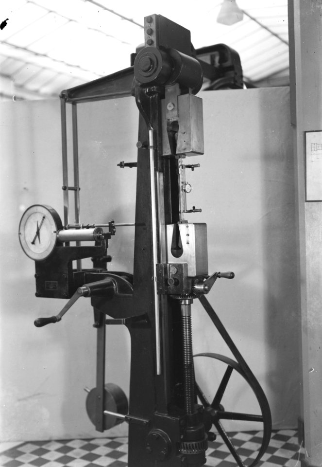10x15 Beproevingsmachine voor staaldraad, Bestanddeelnr 256-1135
