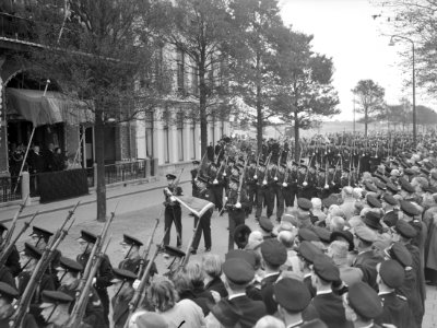 100 jaar KIM Den Helder bezoekdag koningin Juliana, Bestanddeelnr 906-7913