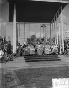 100 jaar Kromstaf. Stadion De Galgewaard. Bisschoppen en kardinalen onder afdak,, Bestanddeelnr 905-7318