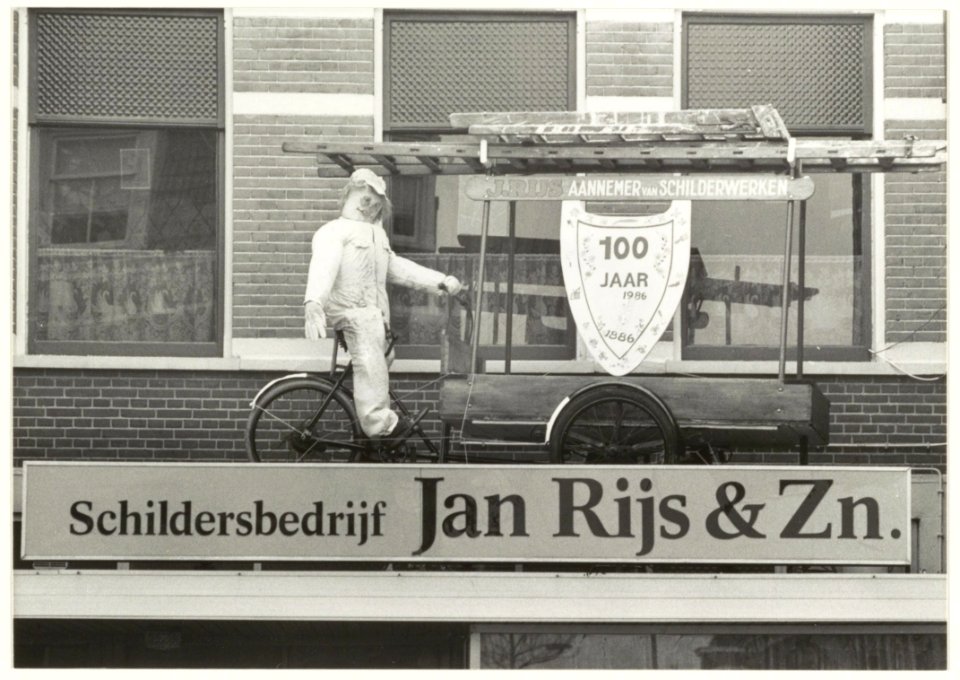 100-jarig bestaan schildersbedrijf Jan Rijs en Zn. Kleverparkweg 1. NL-HlmNHA 54015588