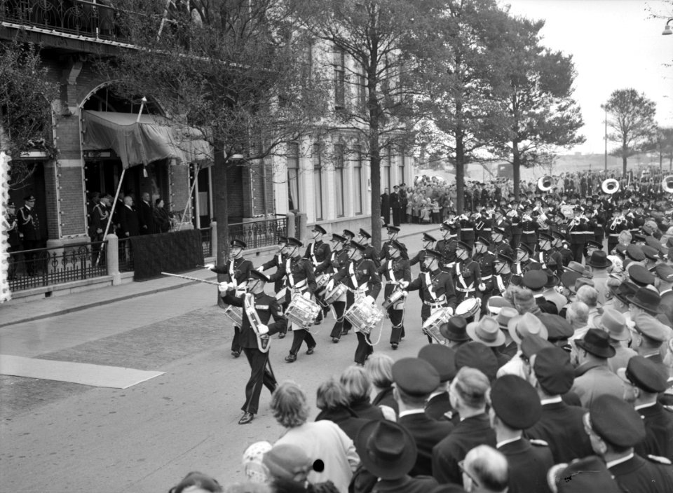 100 jaar KIM Den Helder bezoekdag koningin Juliana, Bestanddeelnr 906-7915
